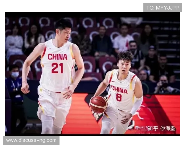 中国男篮激战亚洲杯半决赛 全队奋力冲击决赛席位
